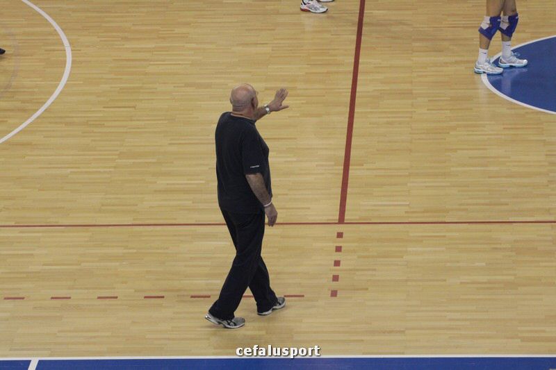 111030 volley 253_tn.jpg